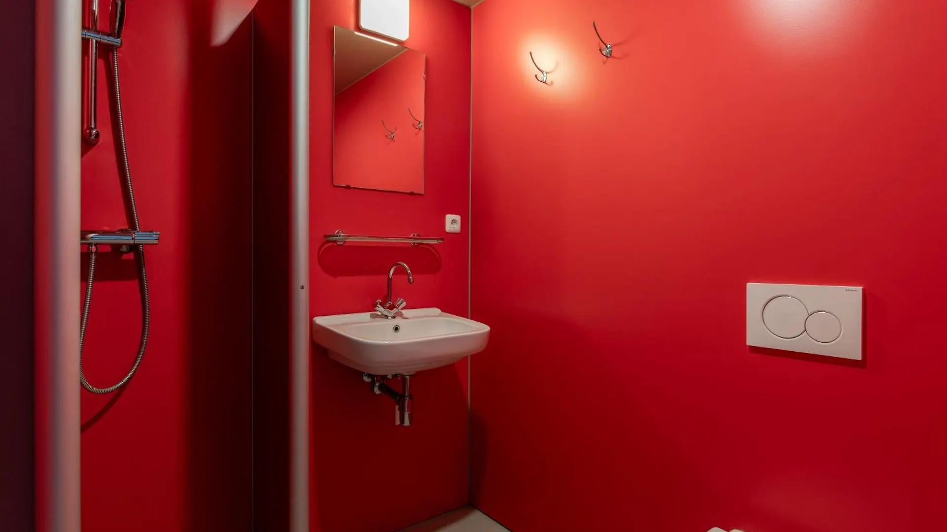 Stayokay Hostel Eindhoven - Blue Collar Hotel