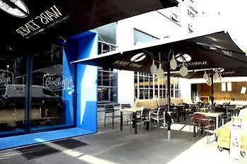 Stayokay Hostel Eindhoven - Blue Collar 3*,