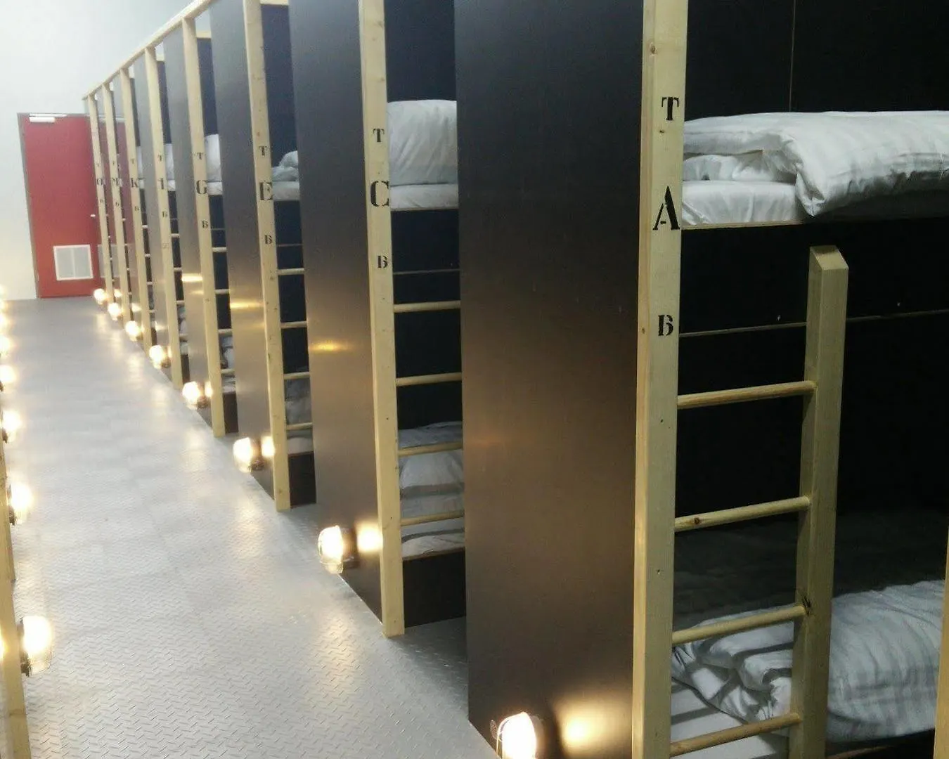 Stayokay Hostel Eindhoven - Blue Collar Hotel