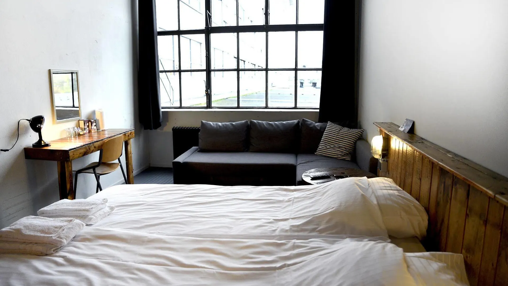 Stayokay Hostel Eindhoven - Blue Collar 3*,  Países Baixos